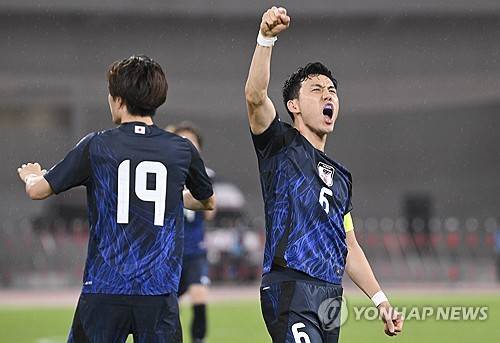 일본축구협회는 13일 공식 홈페이지를 통해 3월 A매치에 나설 일본 축구 대표팀 명단을 발표했다.&nbsp;  일본은 오는 20일 오흐 7시 35분과 25일 같은 시각 모두 일본 사이타마에 있는 사이타마 스타디움에서 바레인과 사우디아라비아와 2026 국제축구연맹(FIFA) 북중미 월드컵(캐나다-미국-멕시코 공동개최) 아시아 지역 3차 예선 C조 7~8차전을 치른다.&nbsp;연합뉴스