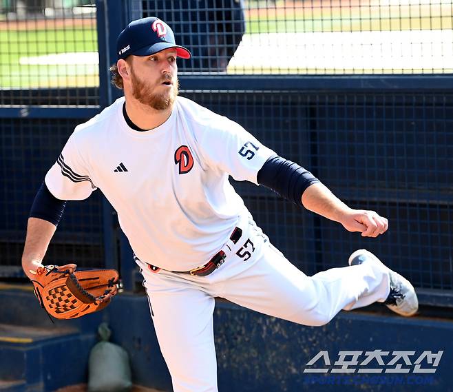 14일 잠실야구장에서 열린 KIA와 두산의 시범경기, 두산 콜 어빈이 불펜피칭을 하고 있다. 잠실=허상욱 기자 wook@sportschosun.com/2025.03.14/