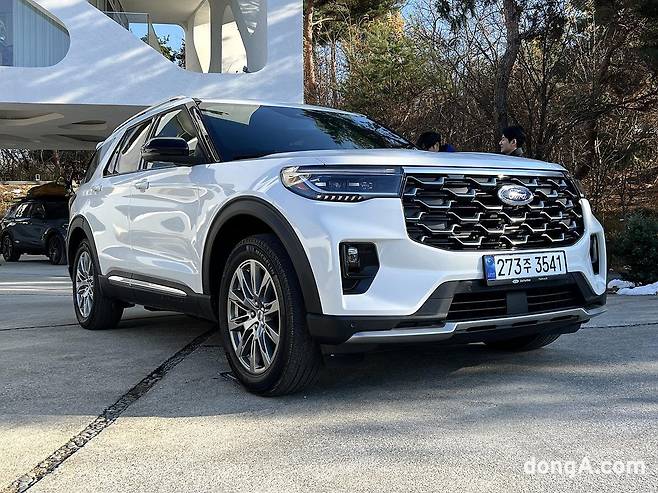 포드 익스플로러 플래티넘