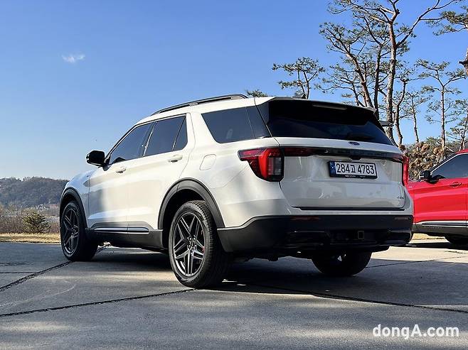 포드 익스플로러 ST-라인