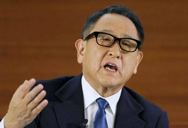 도요타 자동차를 이끌고 있는 도요타 아키오 회장이 2024년 1월 일본 나고야에서 열린 도요타 그룹 비전 브리핑에서 연설을 하고 있다. 나고야=EPA 연합뉴스