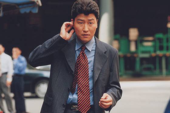 영화 '쉬리'에서 중원(한석규)의 국정원 동료 장길로 출연한 배우 송강호. 사진 삼성전자