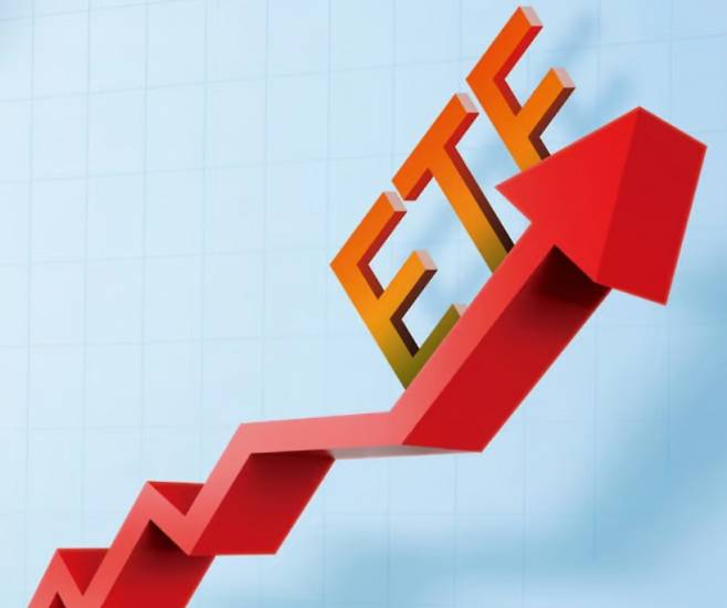 국내 ETF 시장 규모가 확대될수록 운용사들의 점유율 경쟁도 심화될 것으로 전망된다. /그래픽=김은옥 기자