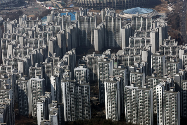 롯데월드타워 전망대에서 바라본 송파구 아파트 단지 모습. 연합뉴스