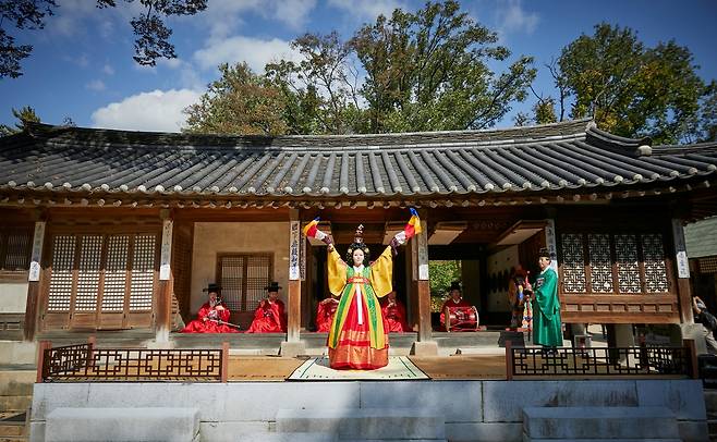 창덕궁 연경당에서 열린 춘앵전 공연 모습  [국가유산청 궁능유적본부 제공. 재판매 및 DB 금지]