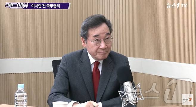 지난 6일 유튜브 채널 '뉴스1 TV'와 인터뷰 하고 있는 이낙연 새미래민주당 상임고문. ⓒ 뉴스1