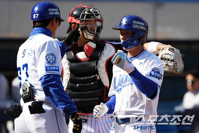 '코치님 제 홈런 보셨죠?'