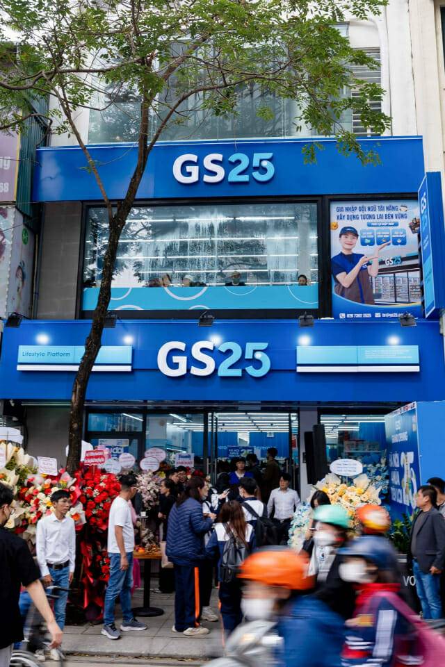 GS25는 3월 14일 베트남 하노이에 6개 매장을 동시 오픈하며 베트남 북부 시장 진출을 알렸다