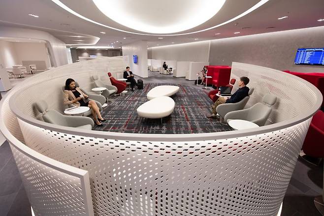 대한항공이 인천국제공항 제2여객터미널에서 운영 중인 퍼스트클래스 라운지인 마일러클럽 라운지. 대한항공 제공