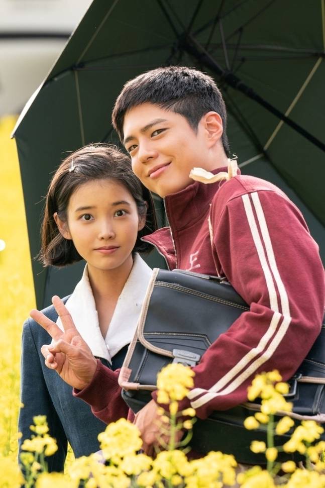 넷플릭스 오리지널 ‘폭싹 속았수다’ 드라마에 나오는 배우 아이유, 박보검. [넷플릭스]