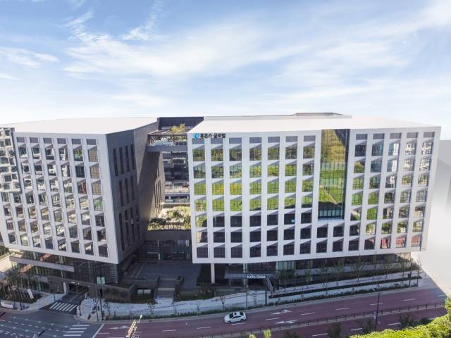 휴온스그룹 판교 사옥 전경. 사진 제공=휴온스