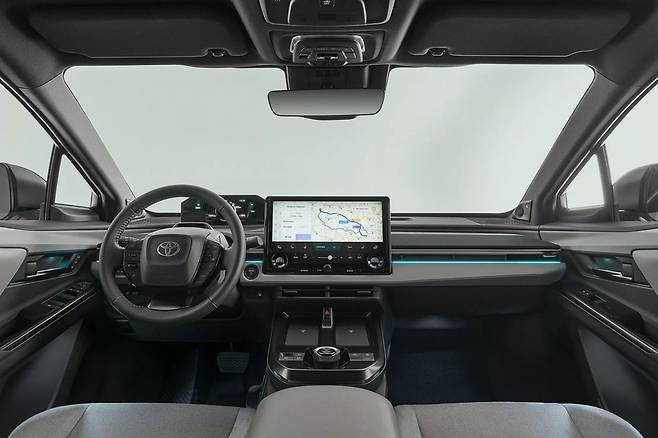 토요타 C HR 플러스