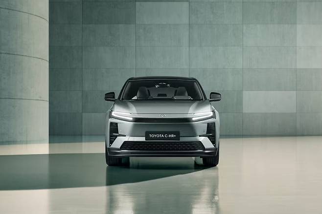 토요타 C HR 플러스