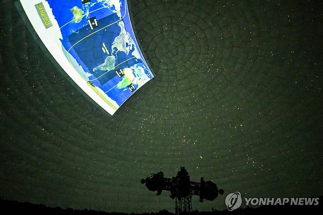 베네수엘라 천체 투영관에서 '블러드문' 감상 [카라카스 AFP=연합뉴스. 재판매 및 DB 금지]