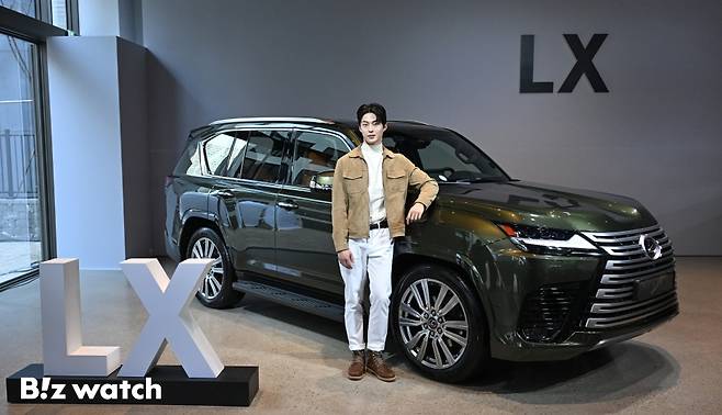 17일 서울 성동구 앤더슨씨 성수 신관에서 프리미엄 대형 SUV 렉서스 '디 올 뉴 LX 700h(The All-New LX 700h)' 미디어 포토세션 행사가 열리고 있다./사진=이명근 기자 qwe123@