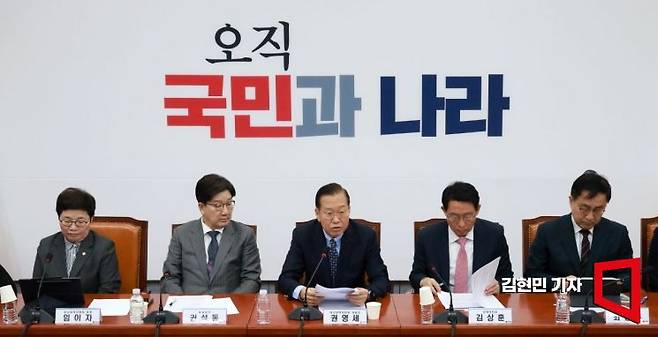 권성동 국민의힘 비상대책위원장이 17일 국회에서 열린 비상대책위원회의에서 발언하고 있다. 2025.3.17 김현민 기자