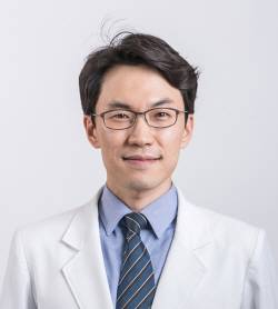 건국대병원 신현진 교수가 북미신경안과학회 펠로우 멤버로 선정됐다./사진=건국대병원 제공