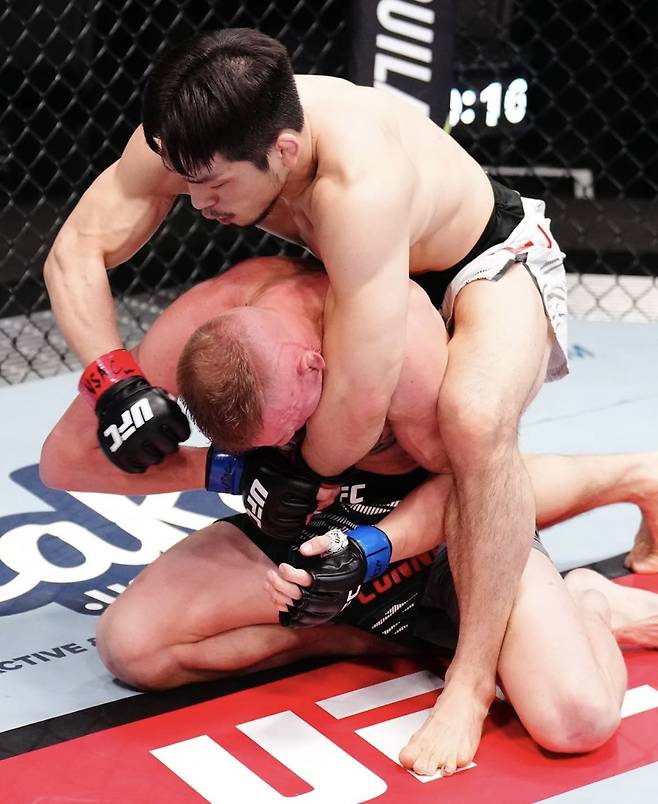 UFC 데뷔전에서 승리한 유수영. 사진=UFC 코리아 SNS
