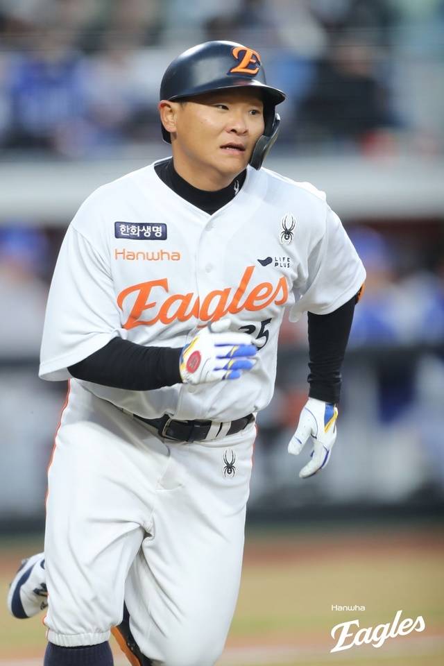 한화 김태연은 17일 대전 삼성전에서 솔로포를 쏘아올렸다. 사진=한화 제공