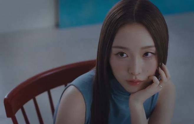 사진=민지운 ‘If You Were The Rain’(feat. Crush) 뮤직비디오 캡처