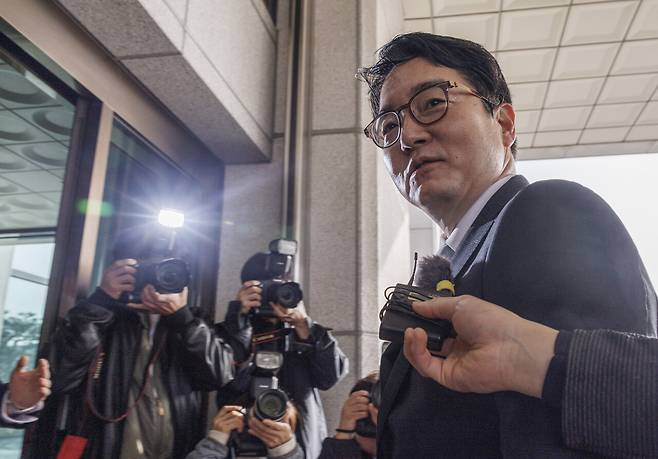 심우정 검찰총장이 3월13일 오전 서울 서초구 대검찰청 청사로 출근하면서 취재진 질문을 받고 있다. ⓒ연합뉴스