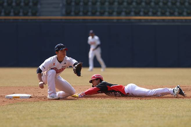 박재현이 지난 14일 잠실 두산전에 대주자로 나가 도루에 성공하고 있다. KIA 타이거즈 제공