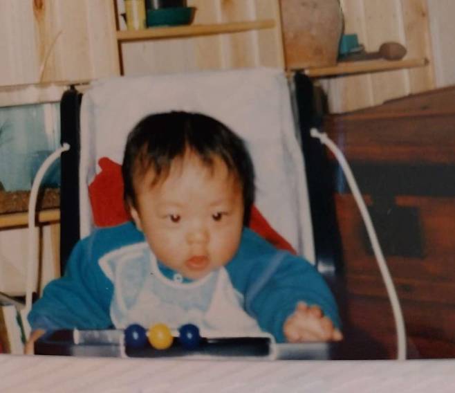 프랑스에서 아기 시절 장성탄 씨의 모습 [아내 제공]