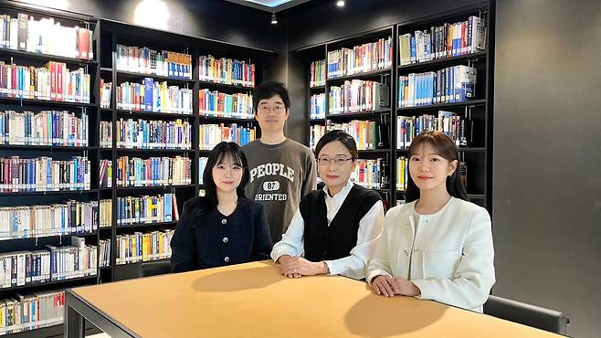 KAIST, 리튬이온 배터리용 전해질 용매 개발  왼쪽부터 송채은 박사과정, 최영우 석박사통합과정, 최남순 교수, 한승희 박사과정 [KAIST 제공. 재판매 및 DB 금지]