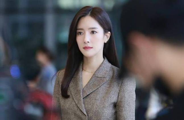 왕빛나, 어제(17일) 부친상 비보 (출처: 왕빛나 SNS)