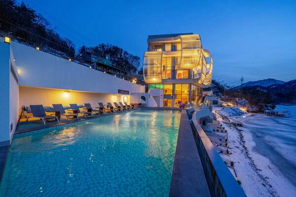 고고다이노 제작사 모꼬지가 가평에 국내 최초 키즈호텔 '고고다이노 키즈호텔'을 개관했다. 모꼬지 제공