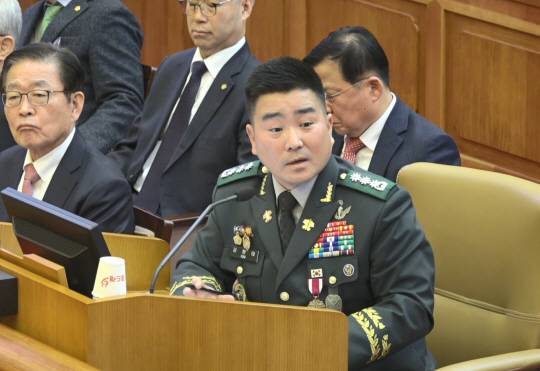 김현태 육군 특수전사령부 707특수임무단장이 지난 2월 6일 서울 종로구 헌법재판소에서 열린 윤석열 대통령 탄핵 심판 6차 변론에 증인으로 출석해 답변하고 있다. 헌법재판소 제공