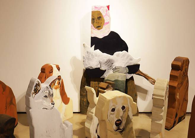 ‘1025: 사람과 사람 없이’. ‘함(咸): Sentient Beings’(학고재, 2024) 전시 전경. 학고재 제공