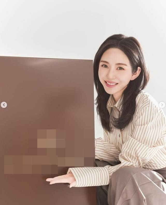 피부과 상담실장으로 나서는 권민아. 사진ㅣ권민아SNS