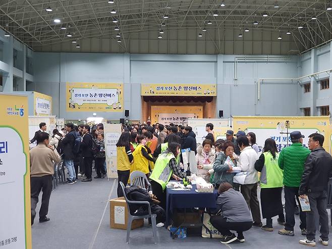농촌왕진버스 현장 [농림축산식품부 제공. 재판매 및 DB금지]