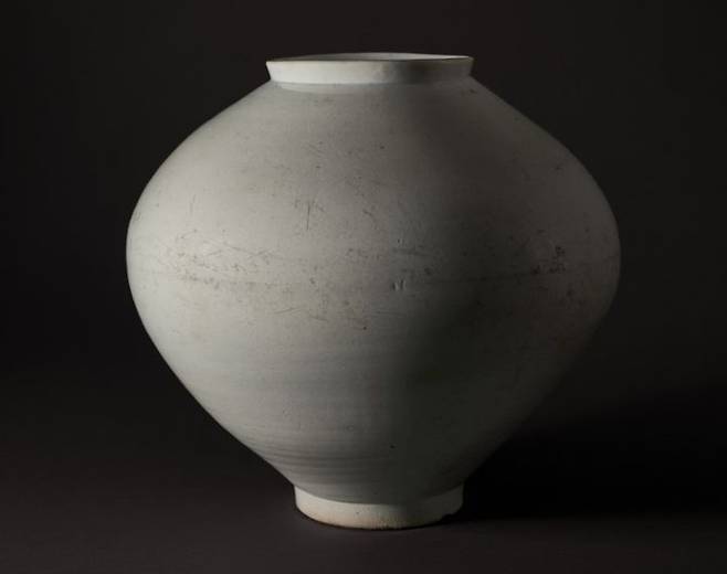 백자대호 조선시대 (18세기). CHRISTIE'S IMAGES LTD