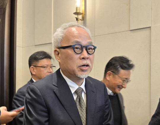 최주선 삼성SDI 사장이 19일 오전 9시 서울시 강남구 엘리에나호텔에서 열린 삼성SDI의 주주총회 이후 기자들과 만나 답변하고 있다. 삼성SDI 제공.