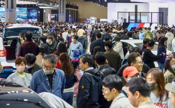 '2023 서울모빌리티쇼'에 몰린 인파. [사진=서울모빌리티쇼조직위원회]