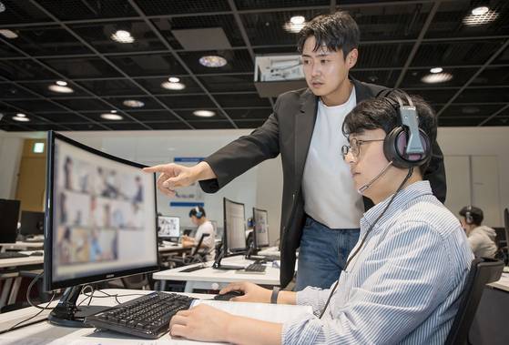 삼성전자 인재개발원에서 삼성직무적성검사(GSAT) 응시자를 대상으로 예비 소집을 진행하는 모습. 삼성전자 제공