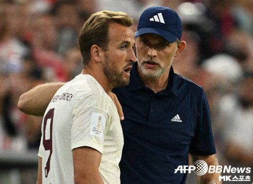 잉글랜드 국가대표 간판 골잡이 해리 케인(사진 왼쪽), 알바니아전에서 잉글랜드 국가대표팀 감독 데뷔전을 치르는 토마스 투헬 감독. 사진=ⓒAFPBBNews = News1