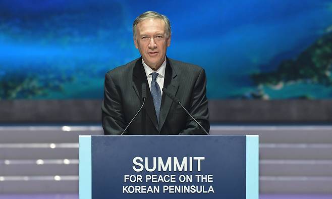 ‘2022 한반도 월드서밋’에 참석한 마이크 폼페이오 전 미국 국무장관이 기조연설을 하고 있다.