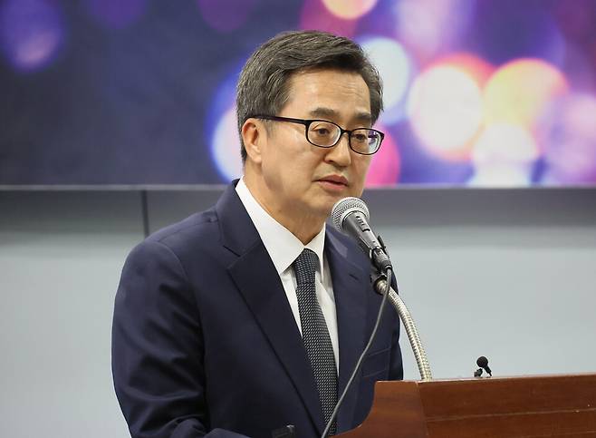 김동연 경기도지사가 지난 5일 서울 마포구 김대중도서관에서 열린 일곱번째나라LAB ·포럼 사의재 공동 심포지엄에서 발언하고 있다. ⓒ연합뉴스