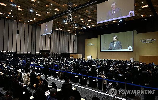 제56기 삼성전자 정기 주주총회 (수원=연합뉴스) 홍기원 기자 = 19일 경기 수원시 영통구 수원컨벤션센터에서 제56기 삼성전자 정기주주총회가 열리고 있다. 2025.3.19 [공동취재] xanadu@yna.co.kr