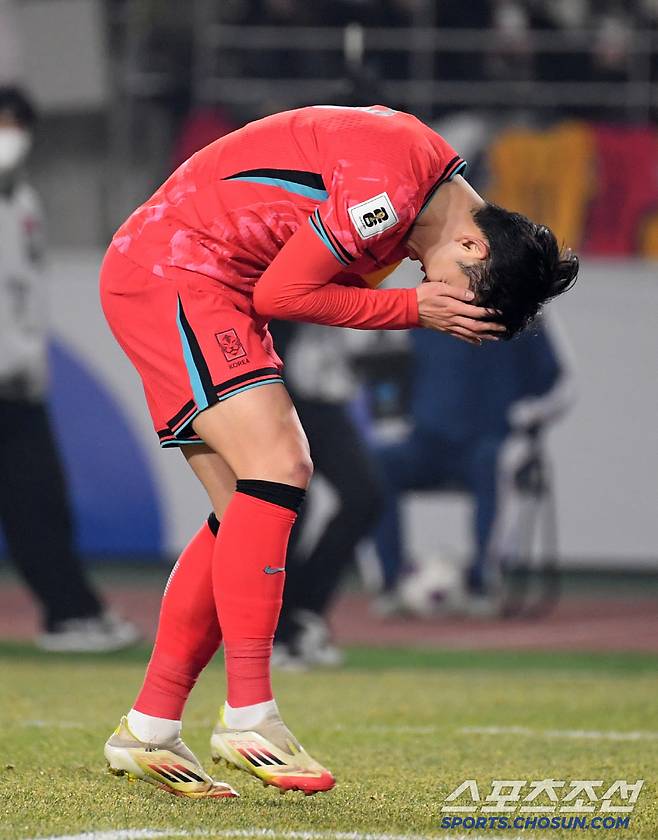 20일 고양종합운동장에서 열린 2026 FIFA 북중미 월드컵 아시아지역 3차 예선 대한민국과 오만의 경기. 손흥민이 이강인의 크로스를 놓친 뒤 아쉬워하고 있다. 고양=박재만 기자 pjm@sportschosun.com/2025.03.20/