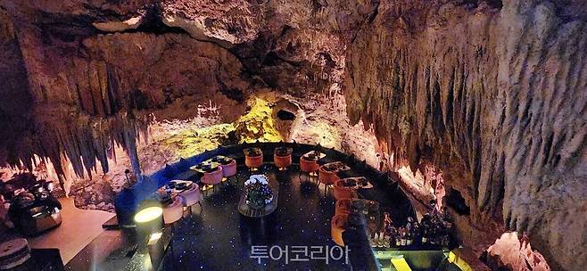더엣지 동굴 컨셉의 '더 케이브 레스토랑'/사진-투어코리아