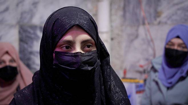 아미나는 의사가 되길 꿈꿨다