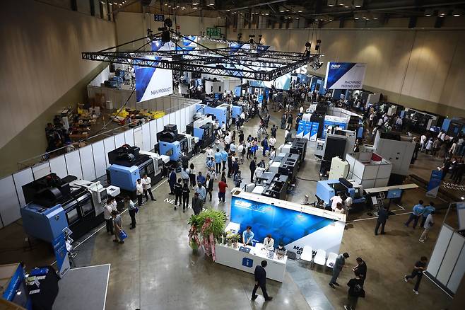 지난 2023년 개최된 DIMF 2023 행사장 내부 모습/DN솔루션즈 제공