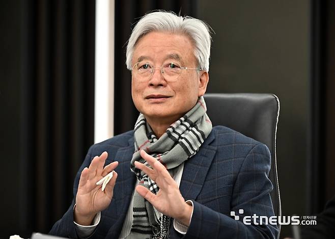 조윤제 연세대 경제대학원 특임교수 (전 한국은행 금융통화위원)