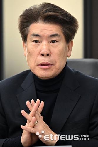 윤종원 연세대 경제학과 객원교수 (전 대통령 경제수석비서관)