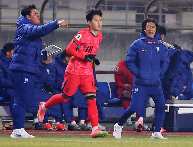 20일 고양종합운동장에서 열린 오만과 경기에서 전반 37분경 교체 투입되는 이강인