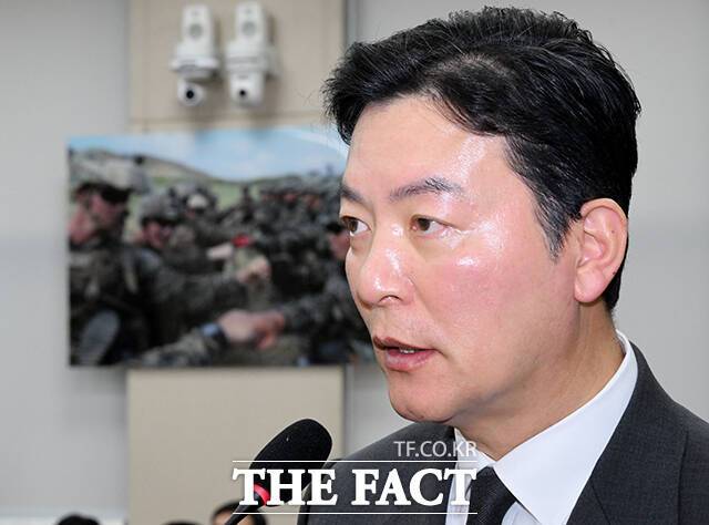 질의에 답변하는 김성훈 대통령 경호처 차장.